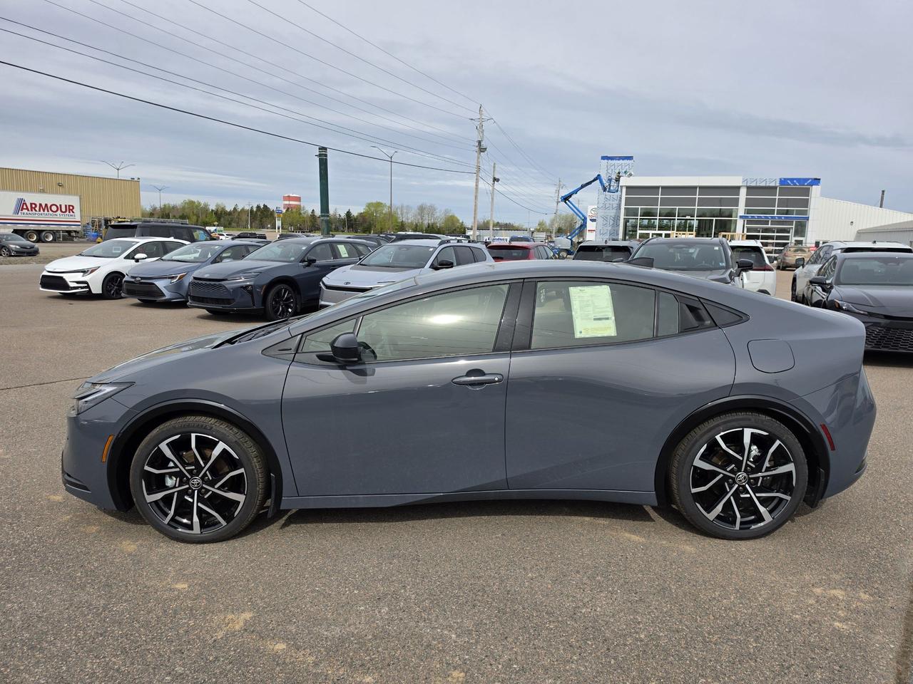 2025 Toyota Prius Plug-In Hybrid PRIUS PLUG-IN HYBRID XSE Photo1