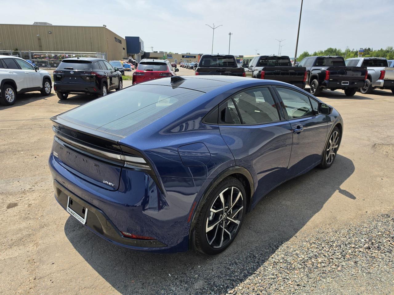 2025 Toyota Prius Plug-In Hybrid PRIUS PLUG-IN HYBRID XSE Photo4