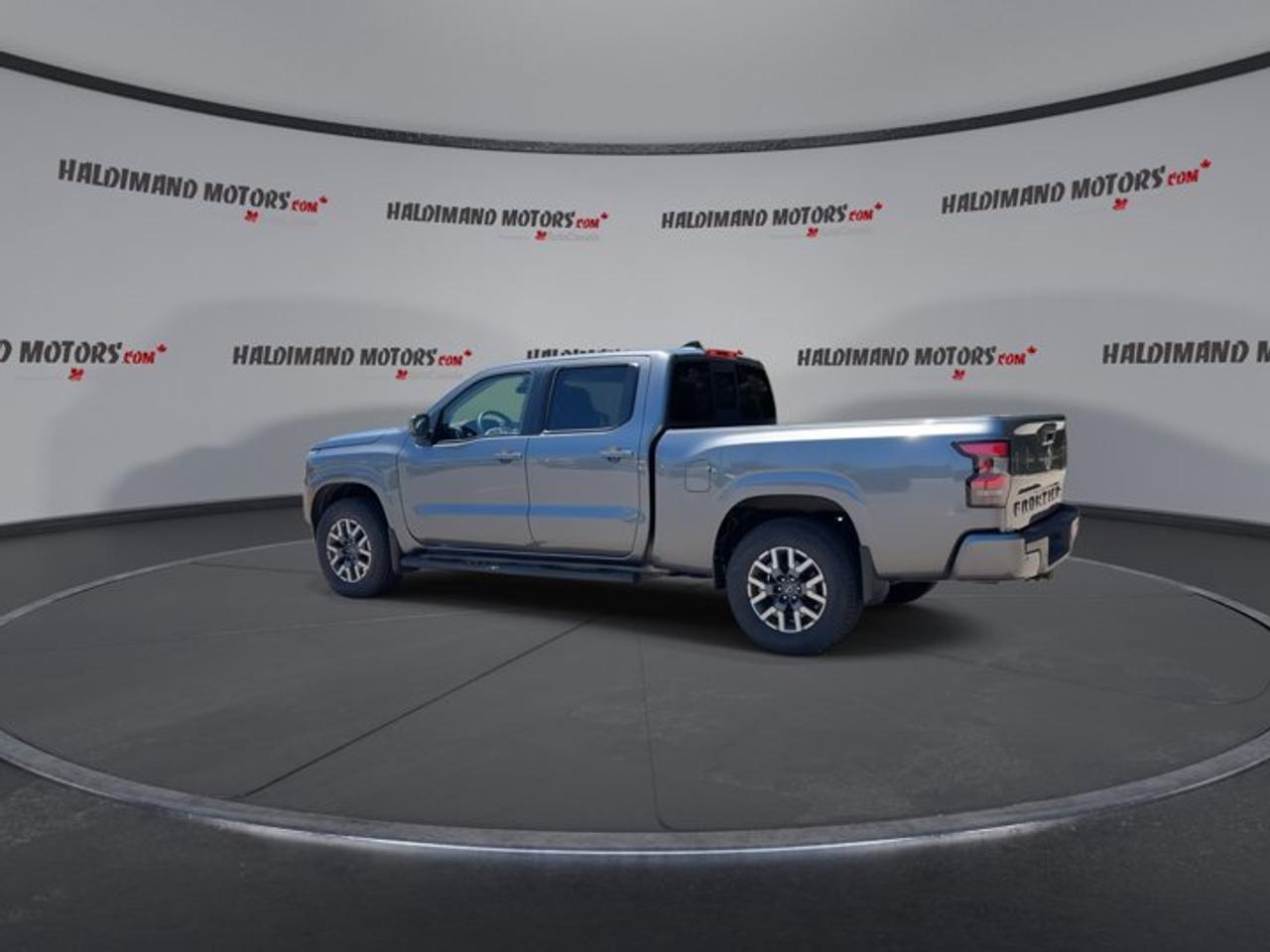 2022 Nissan Frontier SV Crew Cab 6' Bed 4x4 | Heated Steering Photo
