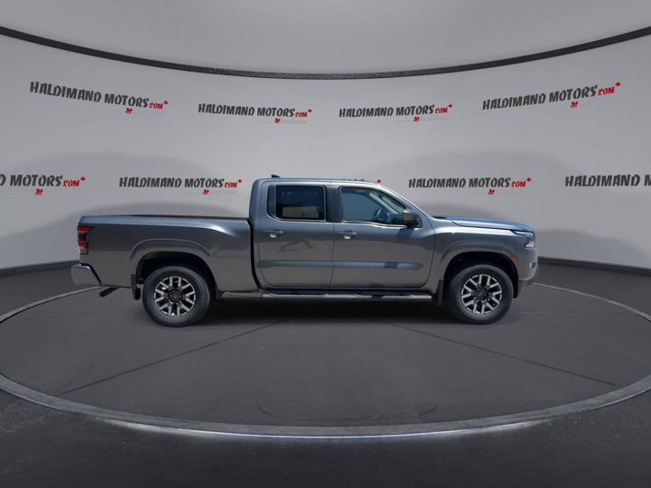 2022 Nissan Frontier SV Crew Cab 6' Bed 4x4 | Heated Steering Photo