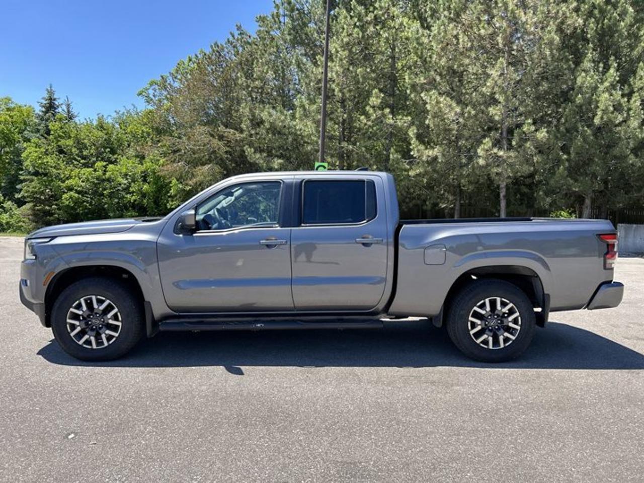 2022 Nissan Frontier SV Crew Cab 6' Bed 4x4 | Heated Steering Photo
