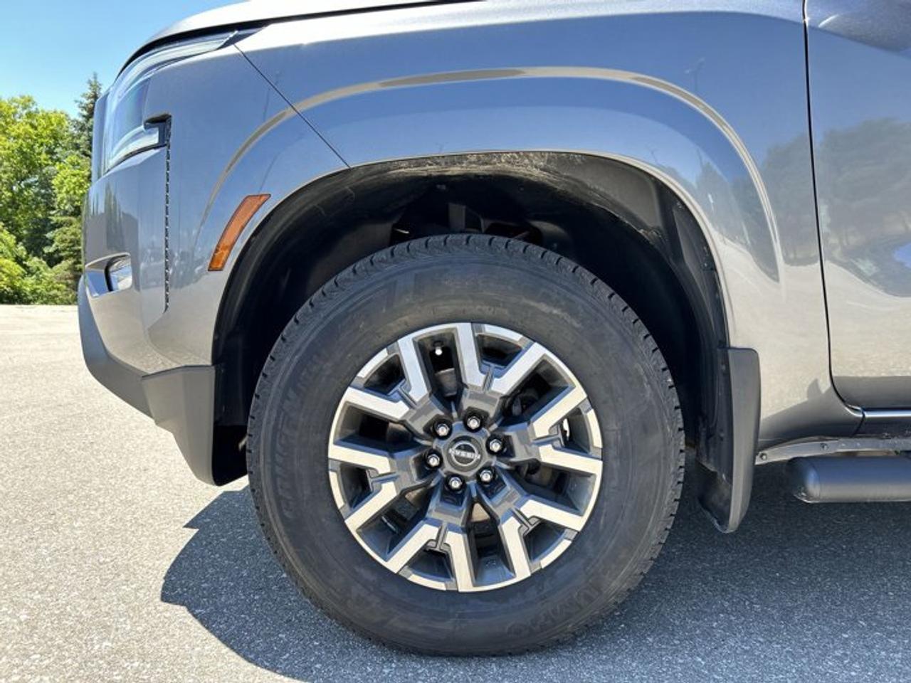 2022 Nissan Frontier SV Crew Cab 6' Bed 4x4 | Heated Steering Photo
