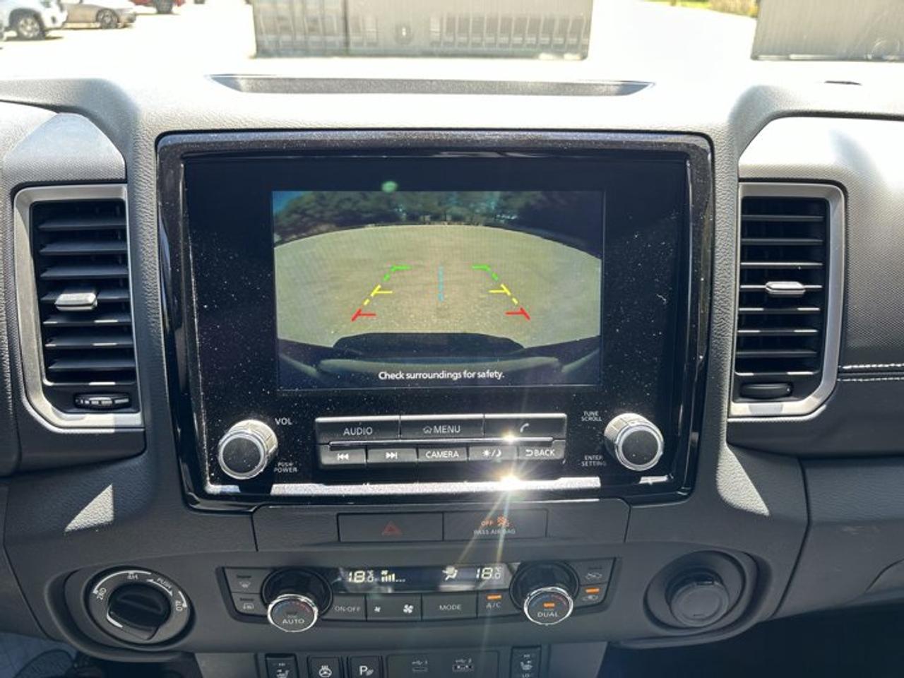 2022 Nissan Frontier SV Crew Cab 6' Bed 4x4 | Heated Steering Photo