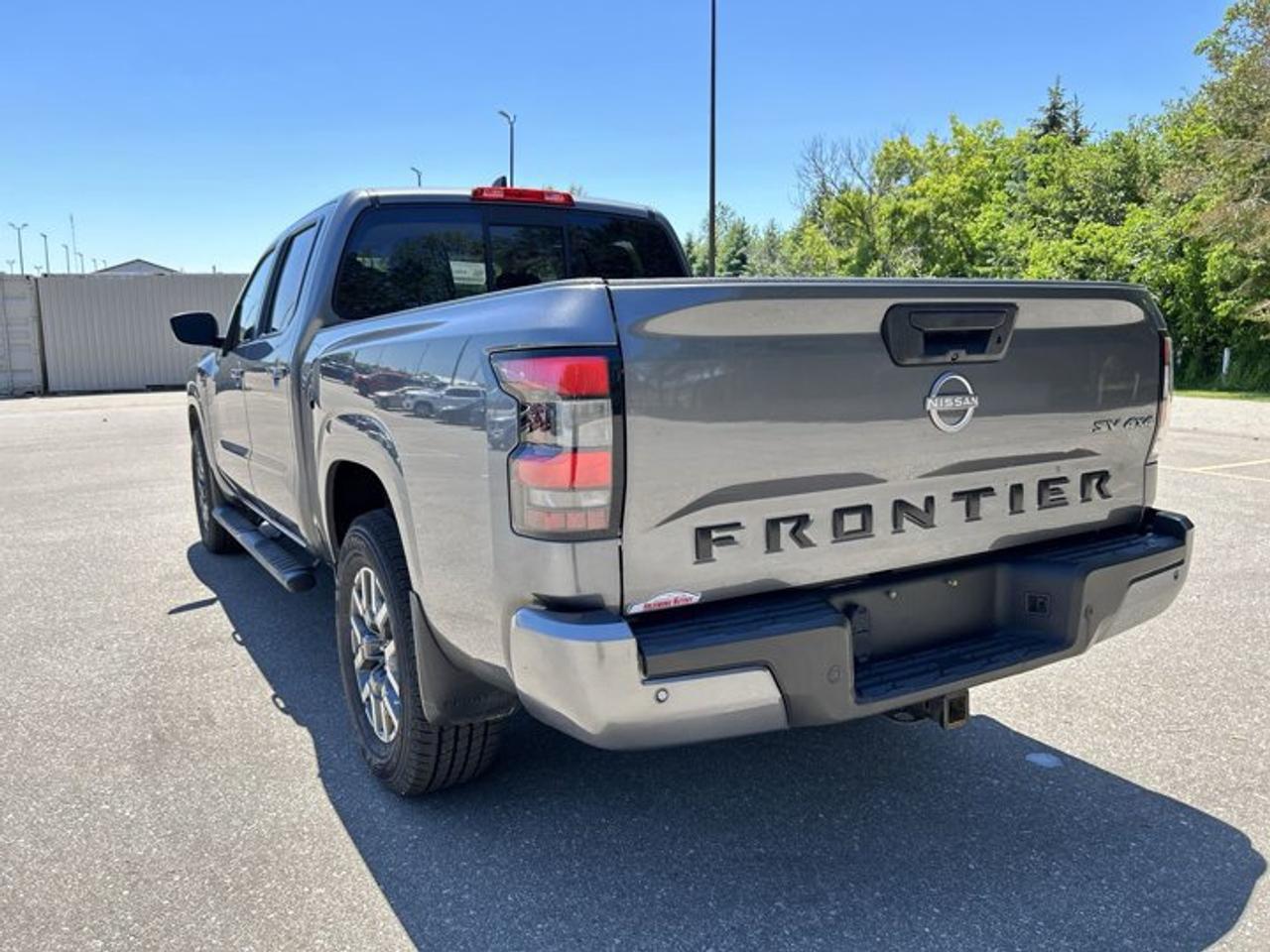 2022 Nissan Frontier SV Crew Cab 6' Bed 4x4 | Heated Steering Photo