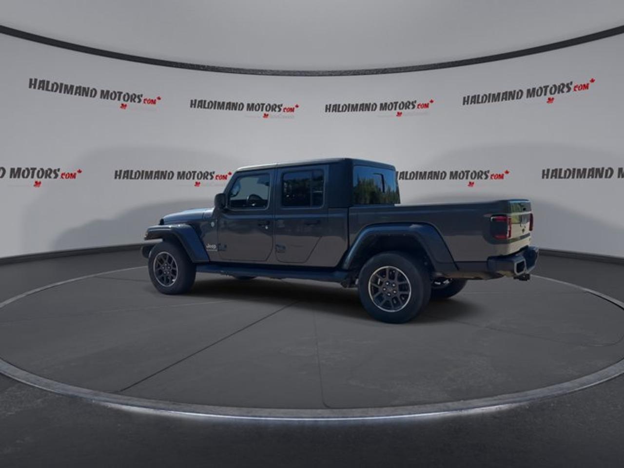 2021 Jeep Gladiator Overland 4x4 | No Accidents | Leather Seats Photo