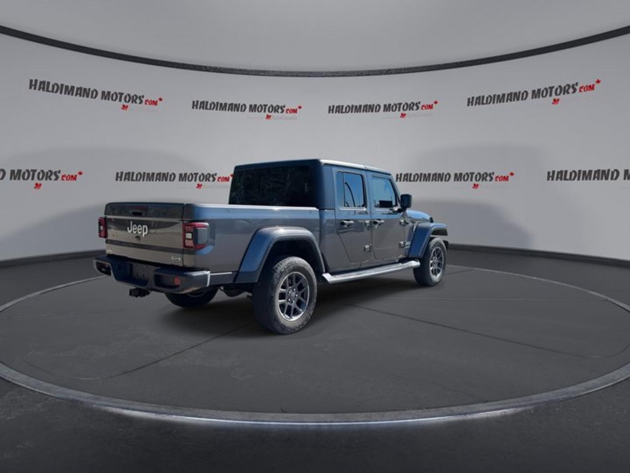 2021 Jeep Gladiator Overland 4x4 | No Accidents | Leather Seats Photo