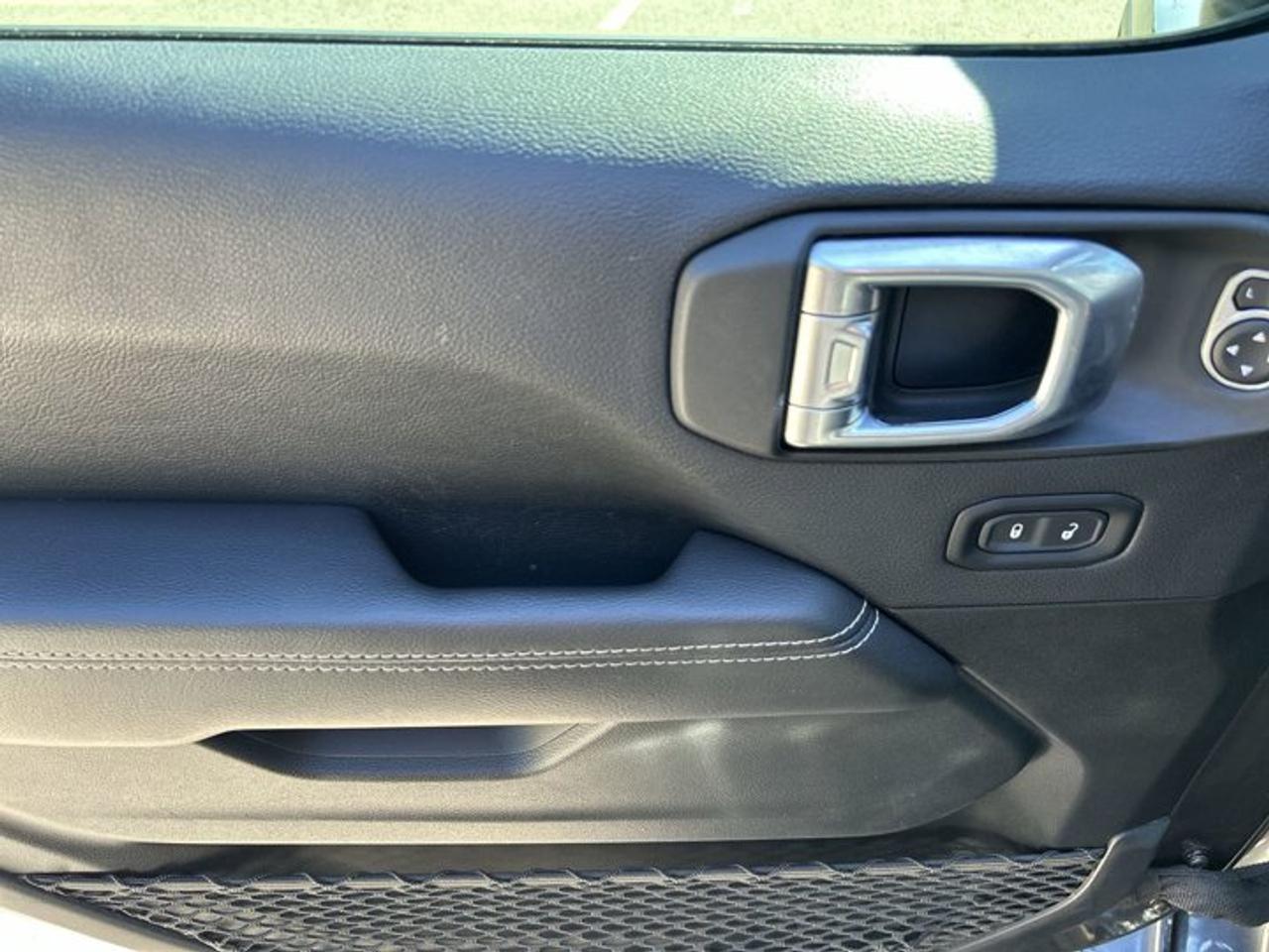 2021 Jeep Gladiator Overland 4x4 | No Accidents | Leather Seats Photo