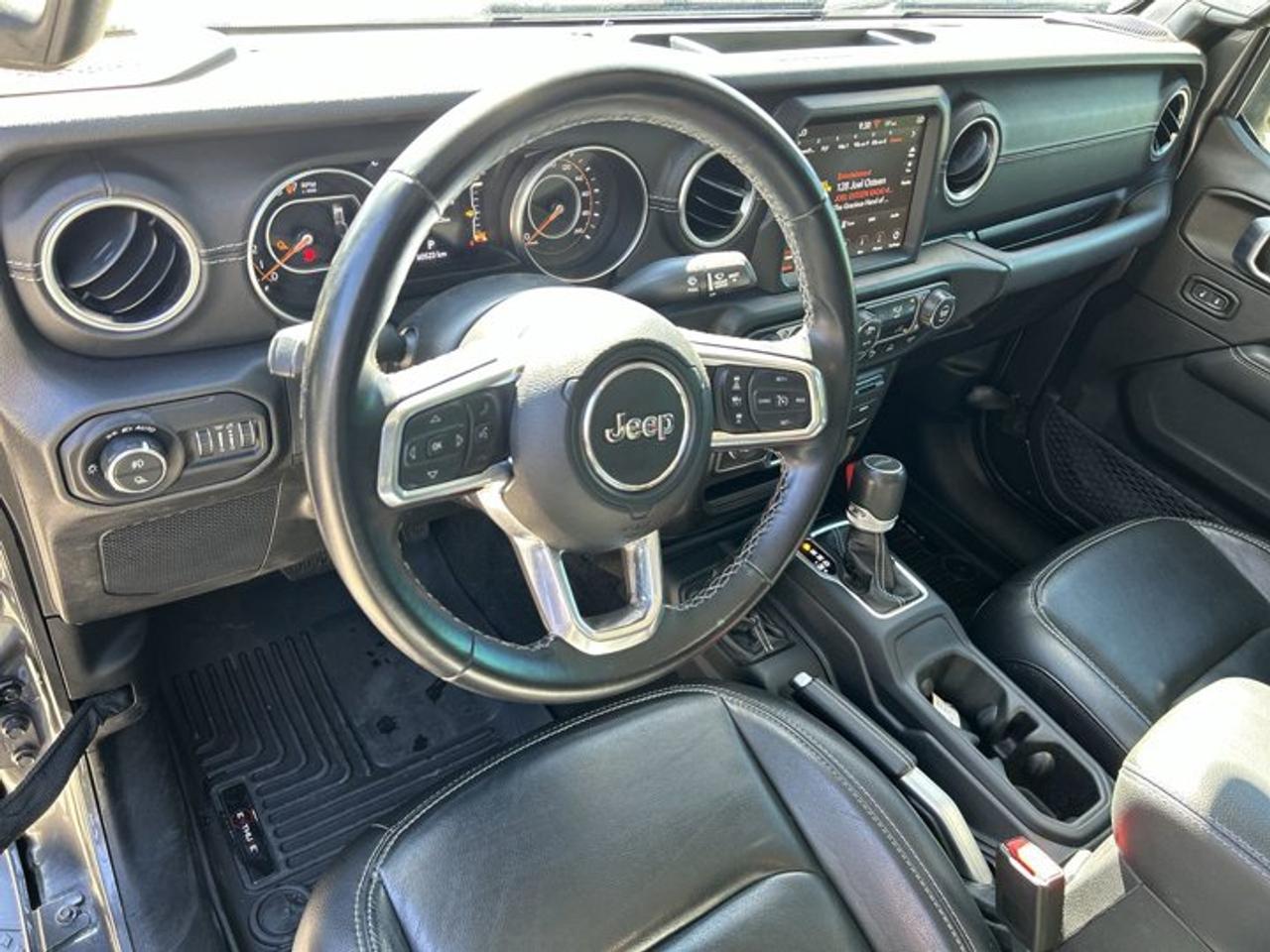 2021 Jeep Gladiator Overland 4x4 | No Accidents | Leather Seats Photo