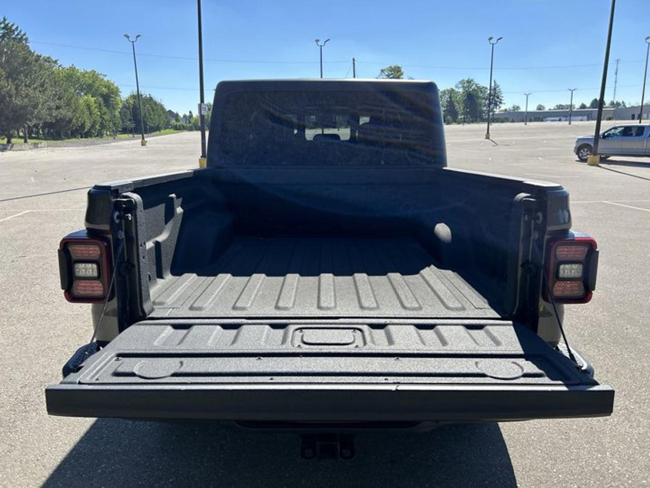 2021 Jeep Gladiator Overland 4x4 | No Accidents | Leather Seats Photo