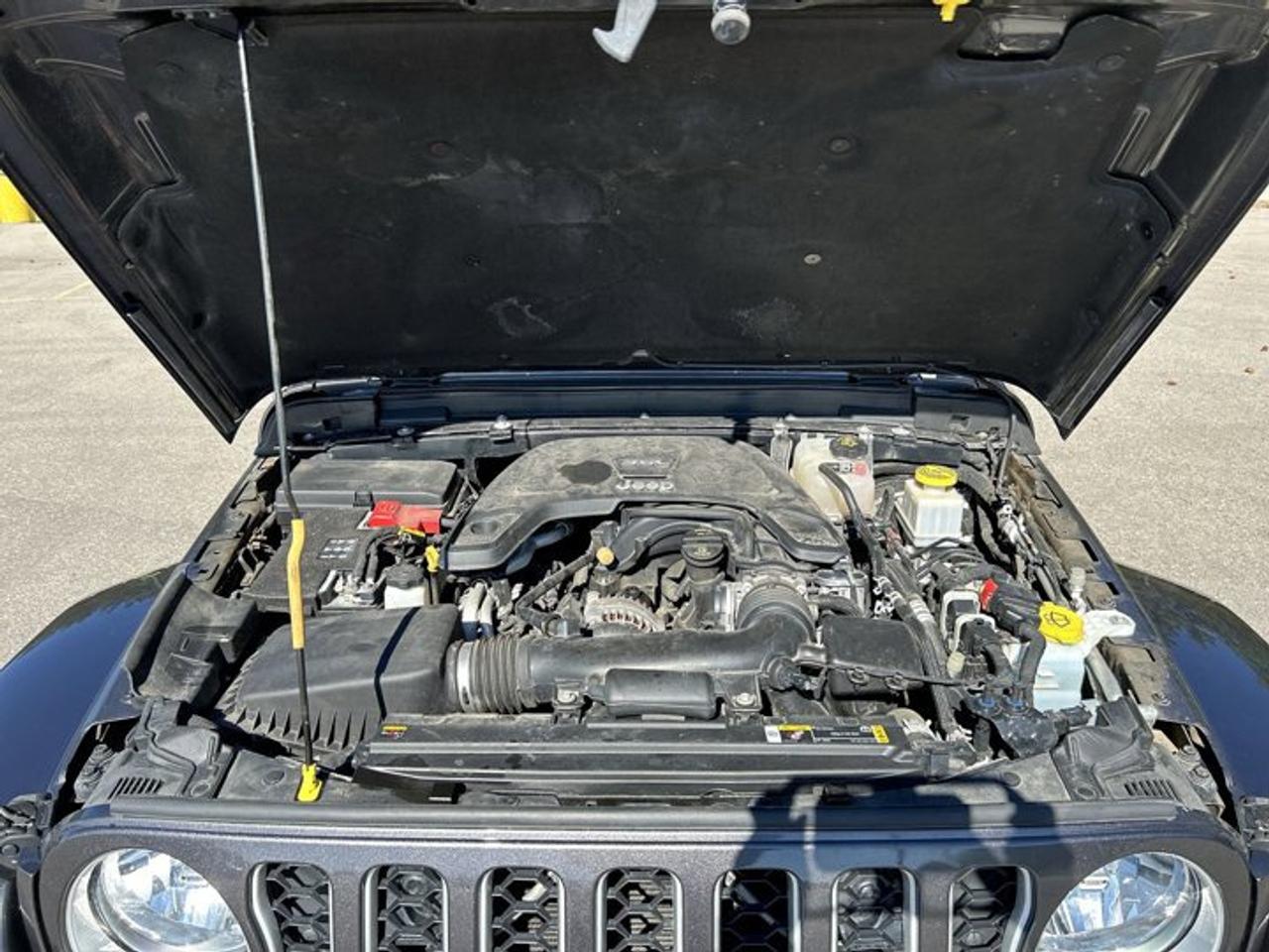 2021 Jeep Gladiator Overland 4x4 | No Accidents | Leather Seats Photo