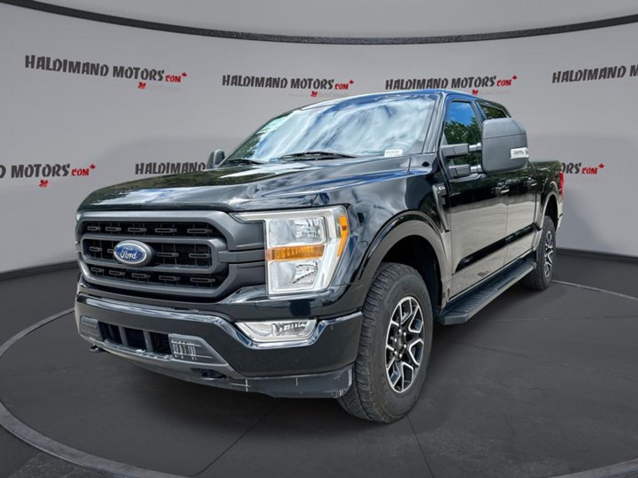 2022 Ford F-150 XLT SuperCrew 4WD | One Owner | No Accidents Photo0