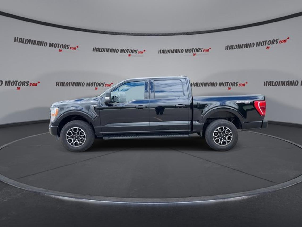 2022 Ford F-150 XLT SuperCrew 4WD | One Owner | No Accidents Photo4