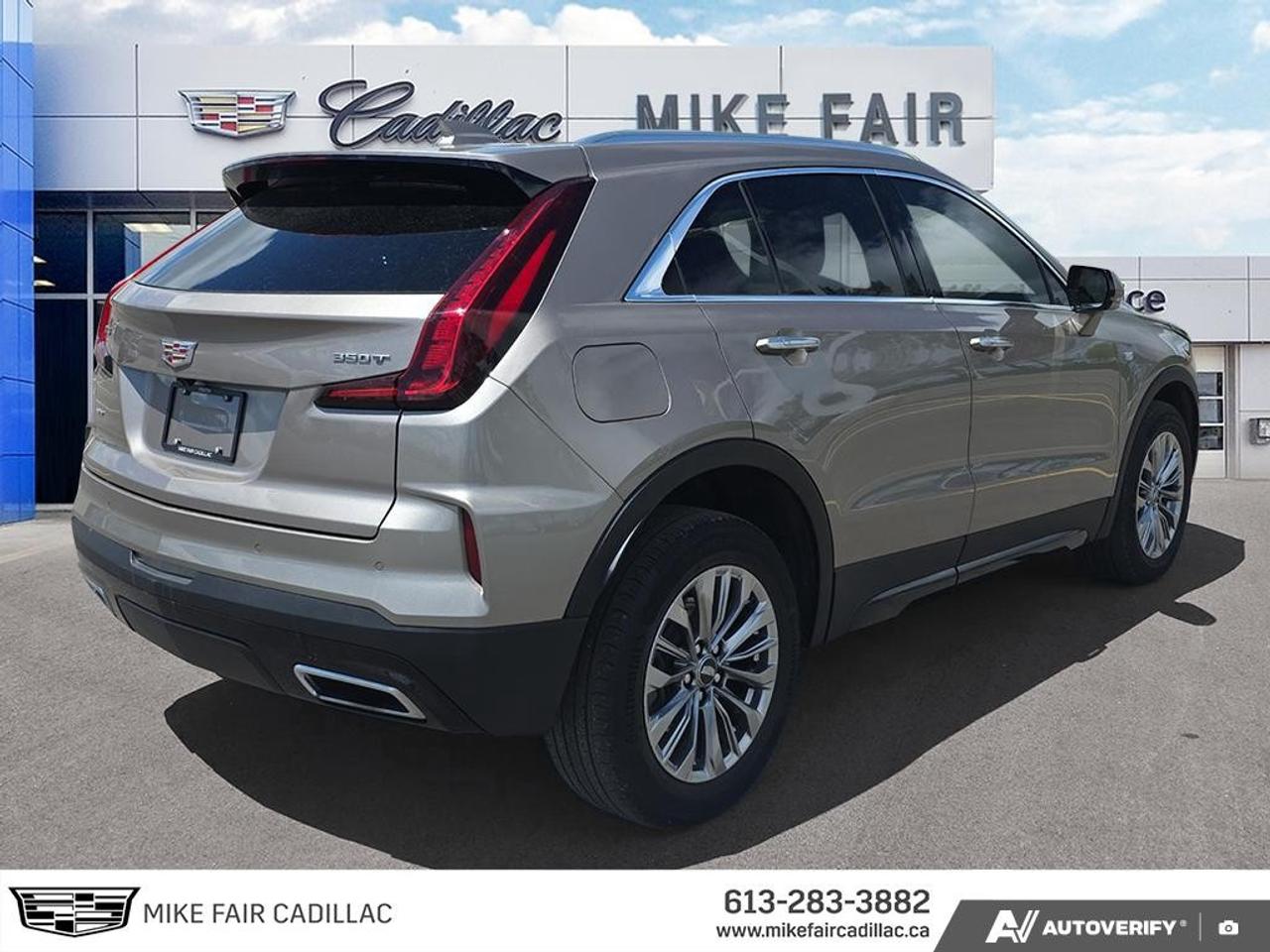 2024 Cadillac XT4 AWD 4dr Premium Luxury Photo4