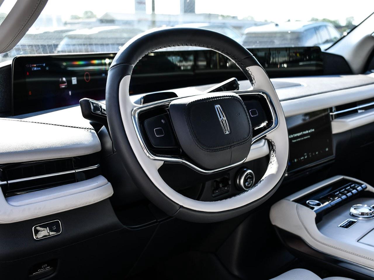 2026 Lincoln Navigator Reserve 4x4 Photo