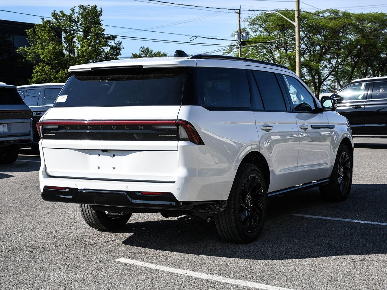 2026 Lincoln Navigator Reserve 4x4 Photo