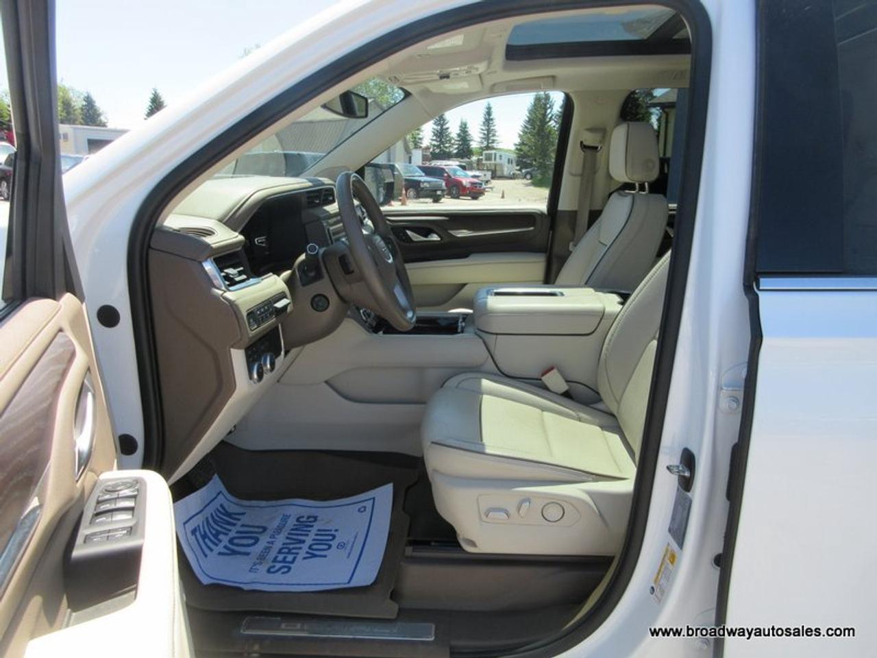 2022 GMC Yukon XL LOADED DENALI-VERSION 7 PASSENGER 6.2L - V8.. 4X4.. CAPTAINS.. 3RD ROW.. PANORAMIC SUNROOF.. LEATHER.. HEATED SEATS & WHEEL.. BACK-UP CAMERA.. Photo