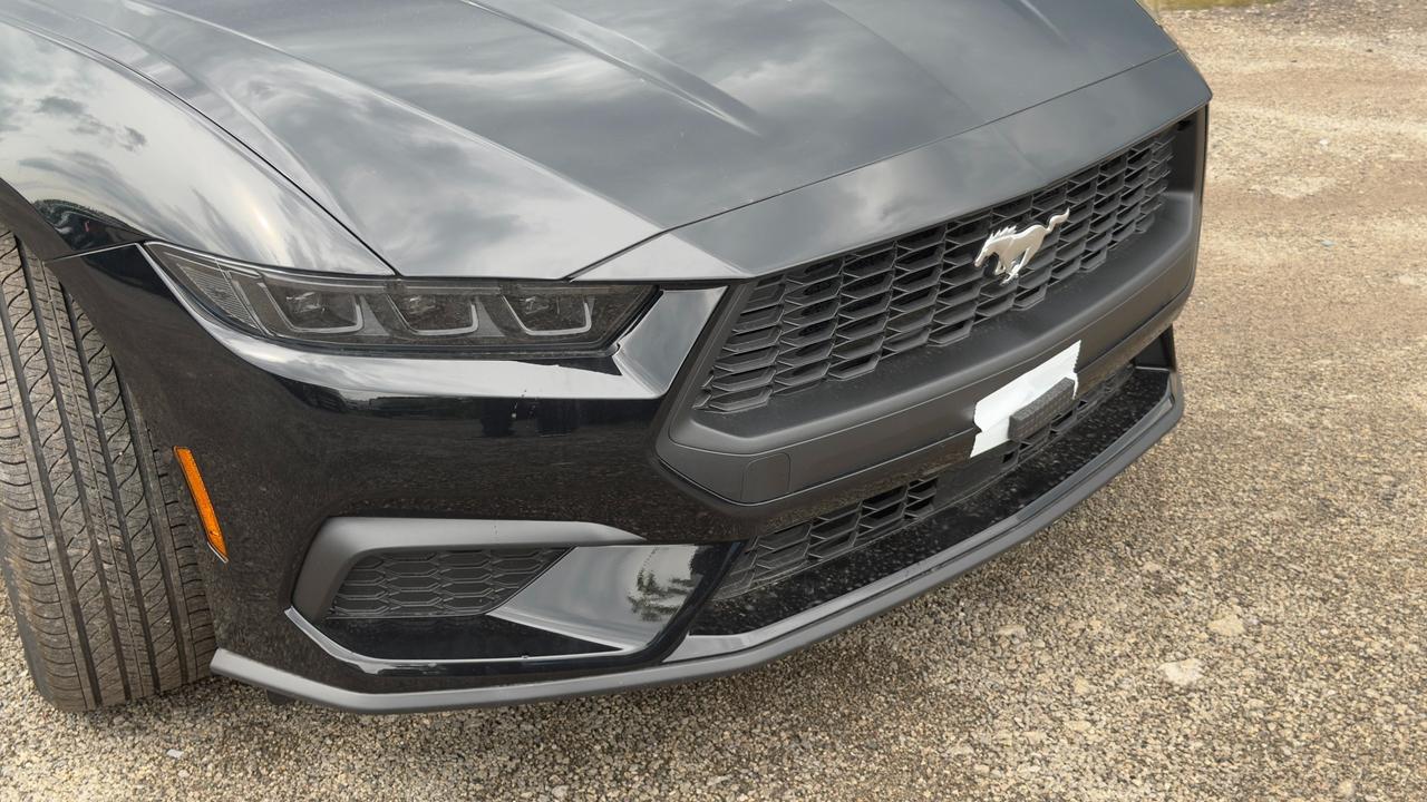 2026 Ford Mustang EcoBoost Premium Fastback Photo2