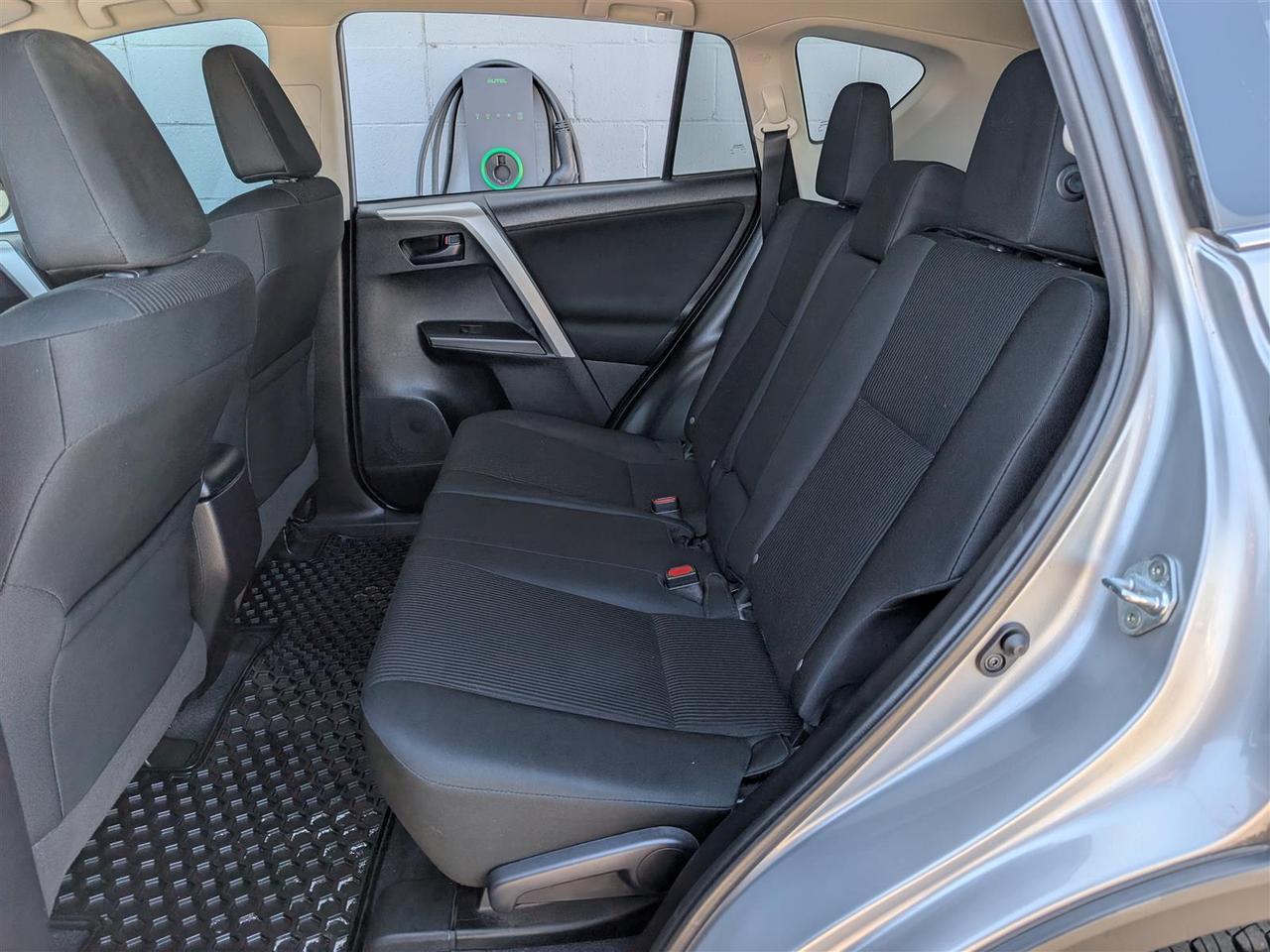 2018 Toyota RAV4 LE - HTD SEATS - REV CAM - TECH FEATS Photo