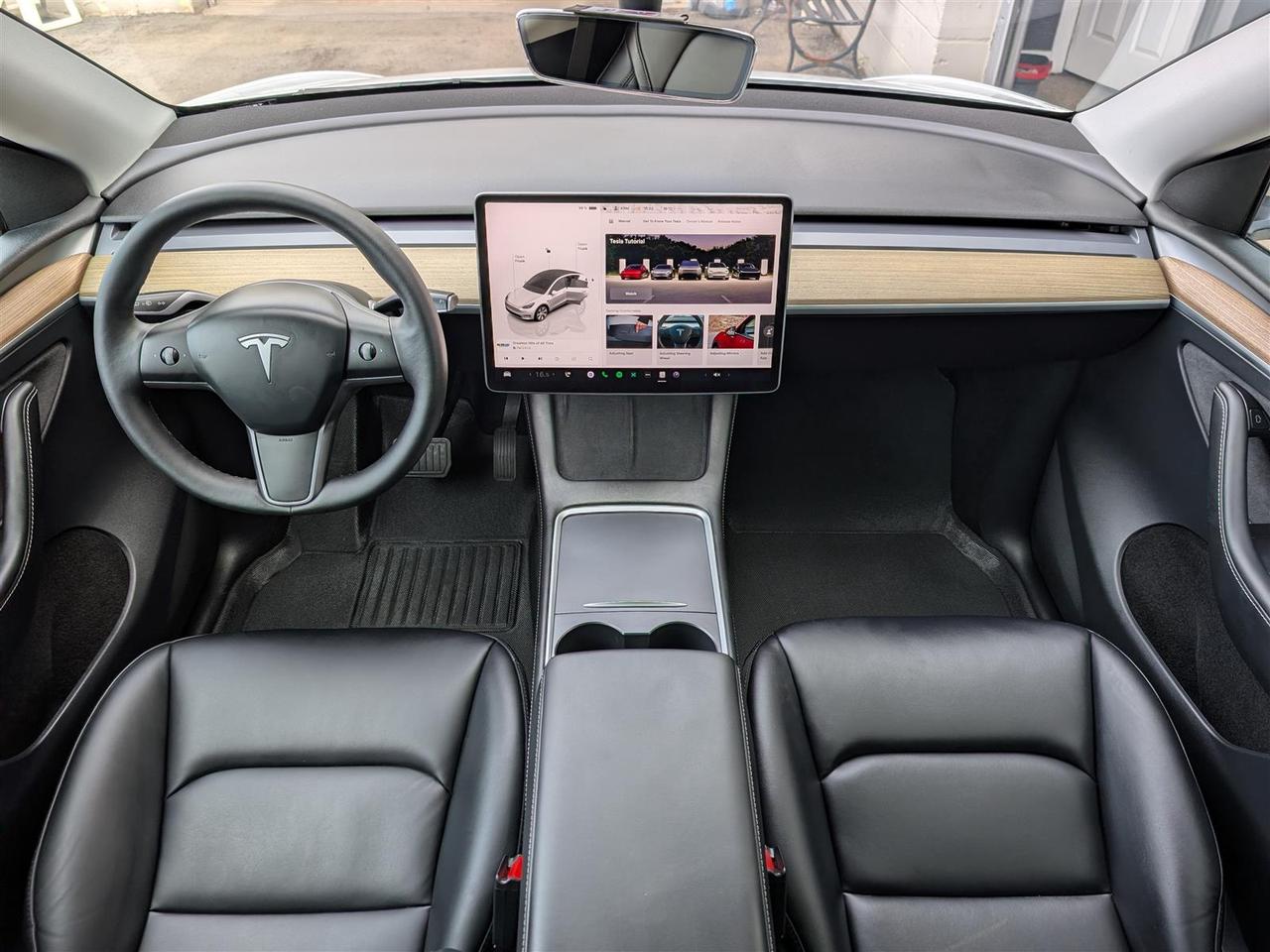 2023 Tesla Model Y LONG RANGE AWD - DUAL MOTOR Photo