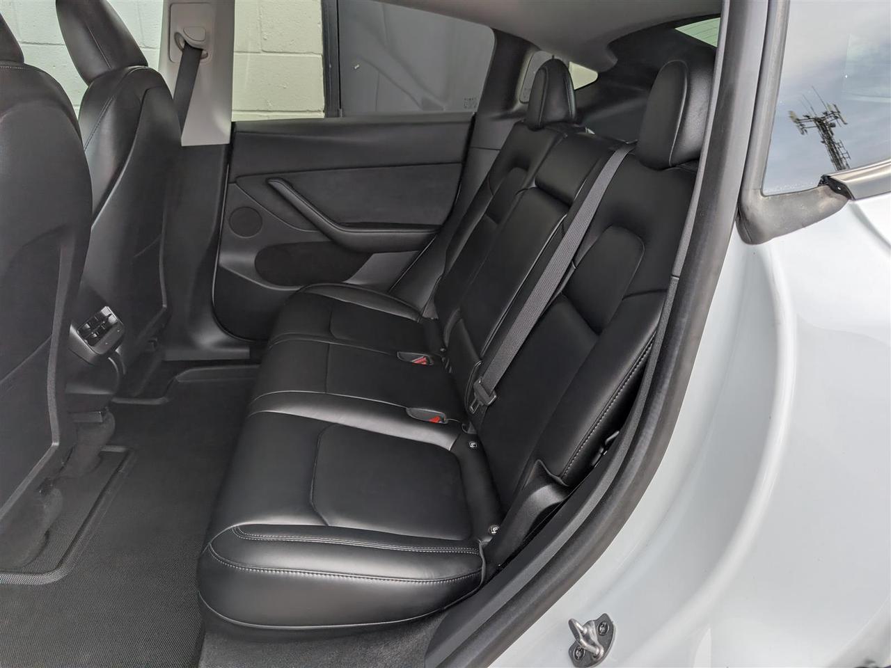 2023 Tesla Model Y LONG RANGE AWD - DUAL MOTOR Photo