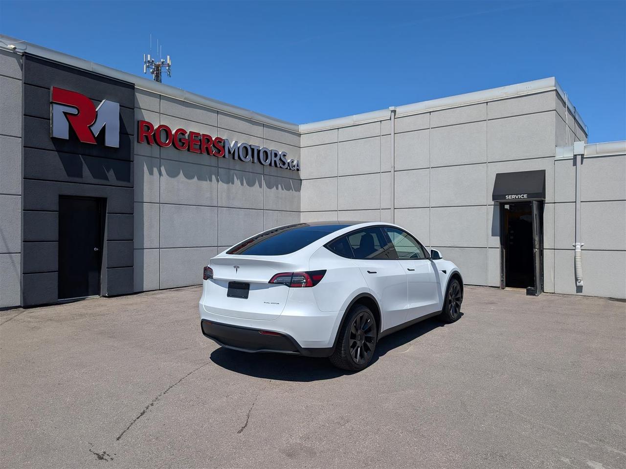 2022 Tesla Model Y LONG RANGE AWD - DUAL MOTOR Photo