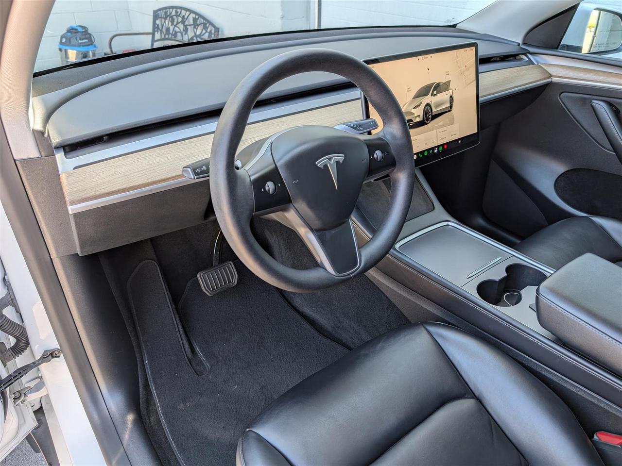 2022 Tesla Model Y LONG RANGE AWD - DUAL MOTOR Photo