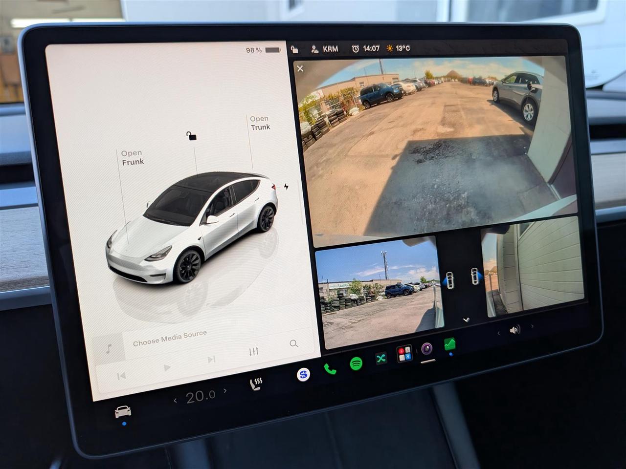2022 Tesla Model Y LONG RANGE AWD - DUAL MOTOR Photo