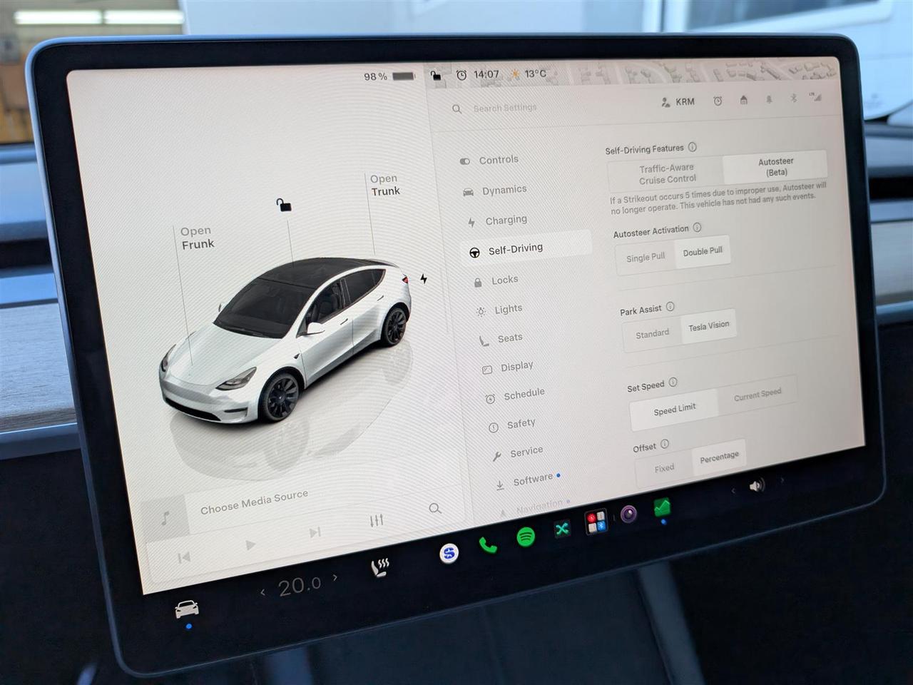 2022 Tesla Model Y LONG RANGE AWD - DUAL MOTOR Photo