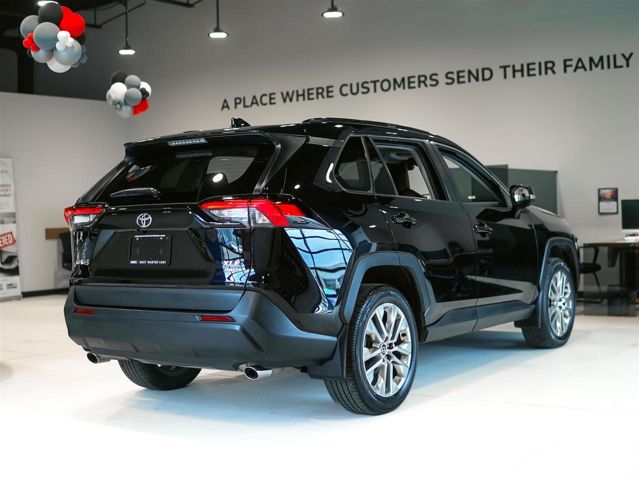 2021 Toyota RAV4 XLE AWD | PREMIUM | LEATHER | NO ACCIDENTS Photo