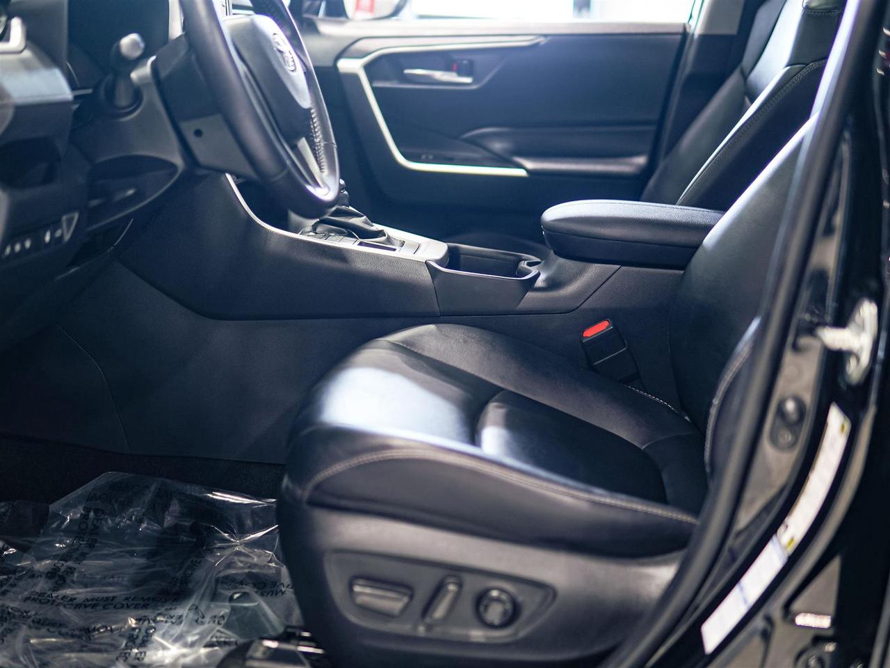 2021 Toyota RAV4 XLE AWD | PREMIUM | LEATHER | NO ACCIDENTS Photo