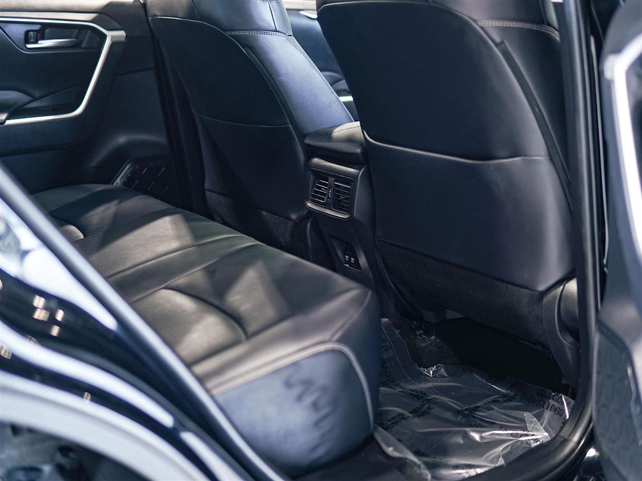 2021 Toyota RAV4 XLE AWD | PREMIUM | LEATHER | NO ACCIDENTS Photo
