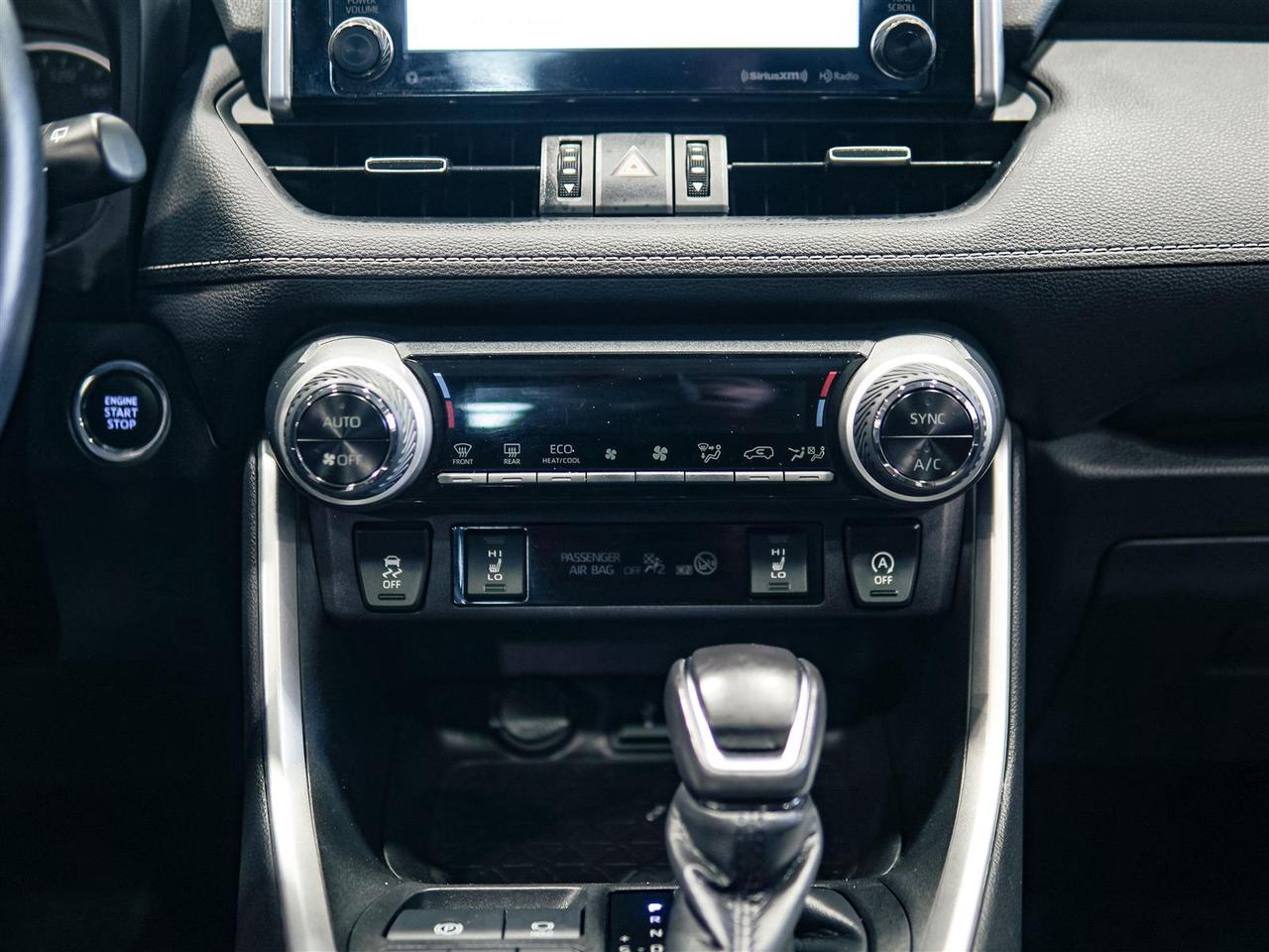 2021 Toyota RAV4 XLE AWD | PREMIUM | LEATHER | NO ACCIDENTS Photo