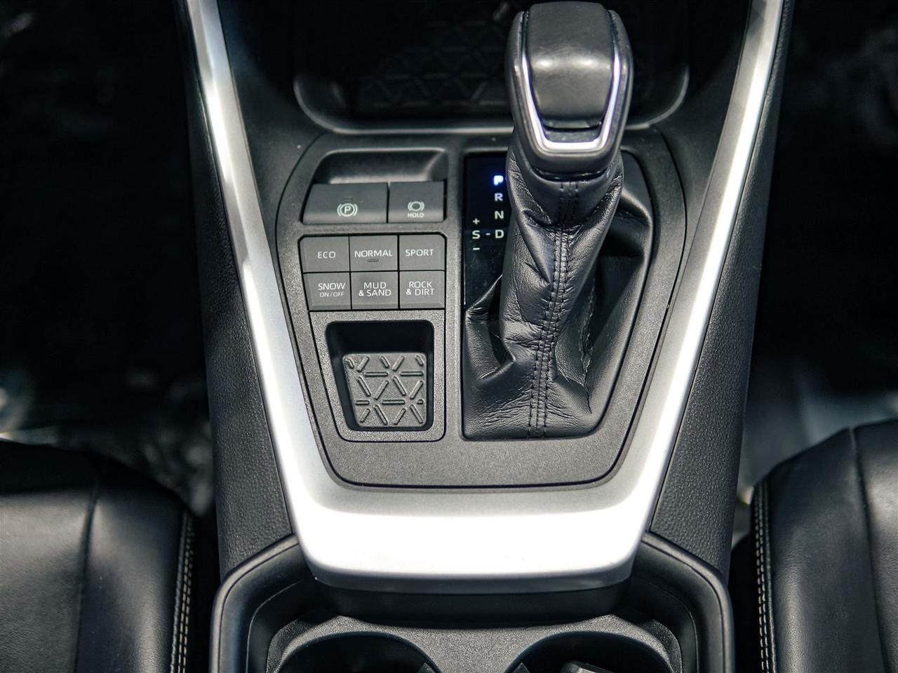 2021 Toyota RAV4 XLE AWD | PREMIUM | LEATHER | NO ACCIDENTS Photo