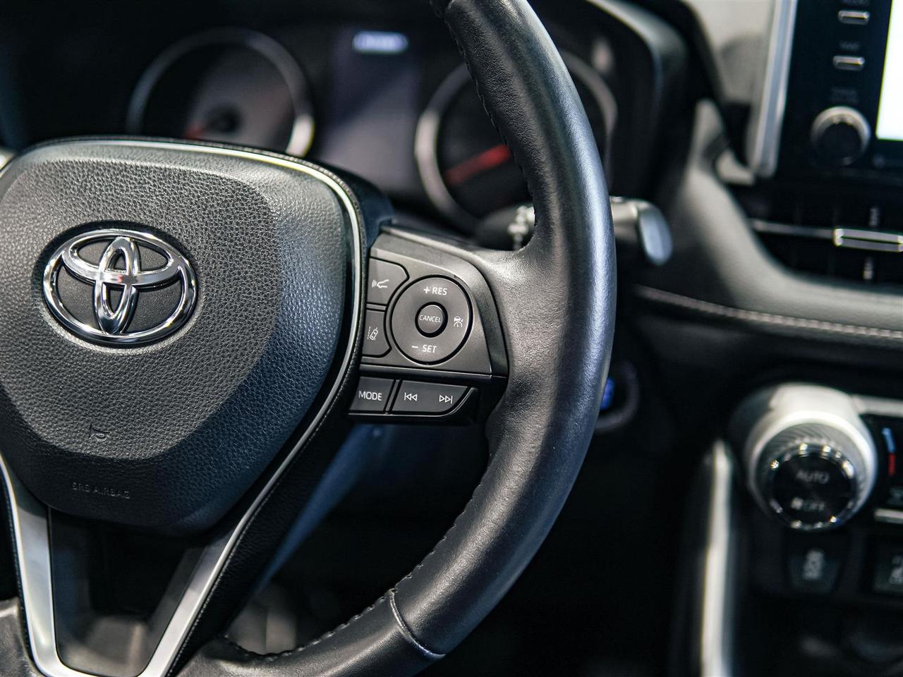 2021 Toyota RAV4 XLE AWD | PREMIUM | LEATHER | NO ACCIDENTS Photo