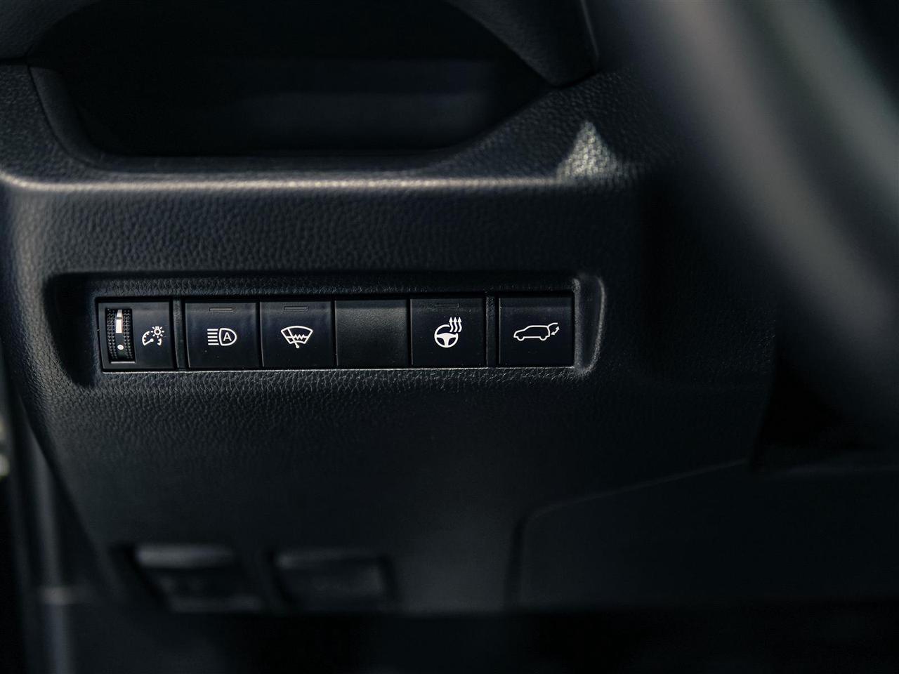 2021 Toyota RAV4 XLE AWD | PREMIUM | LEATHER | NO ACCIDENTS Photo