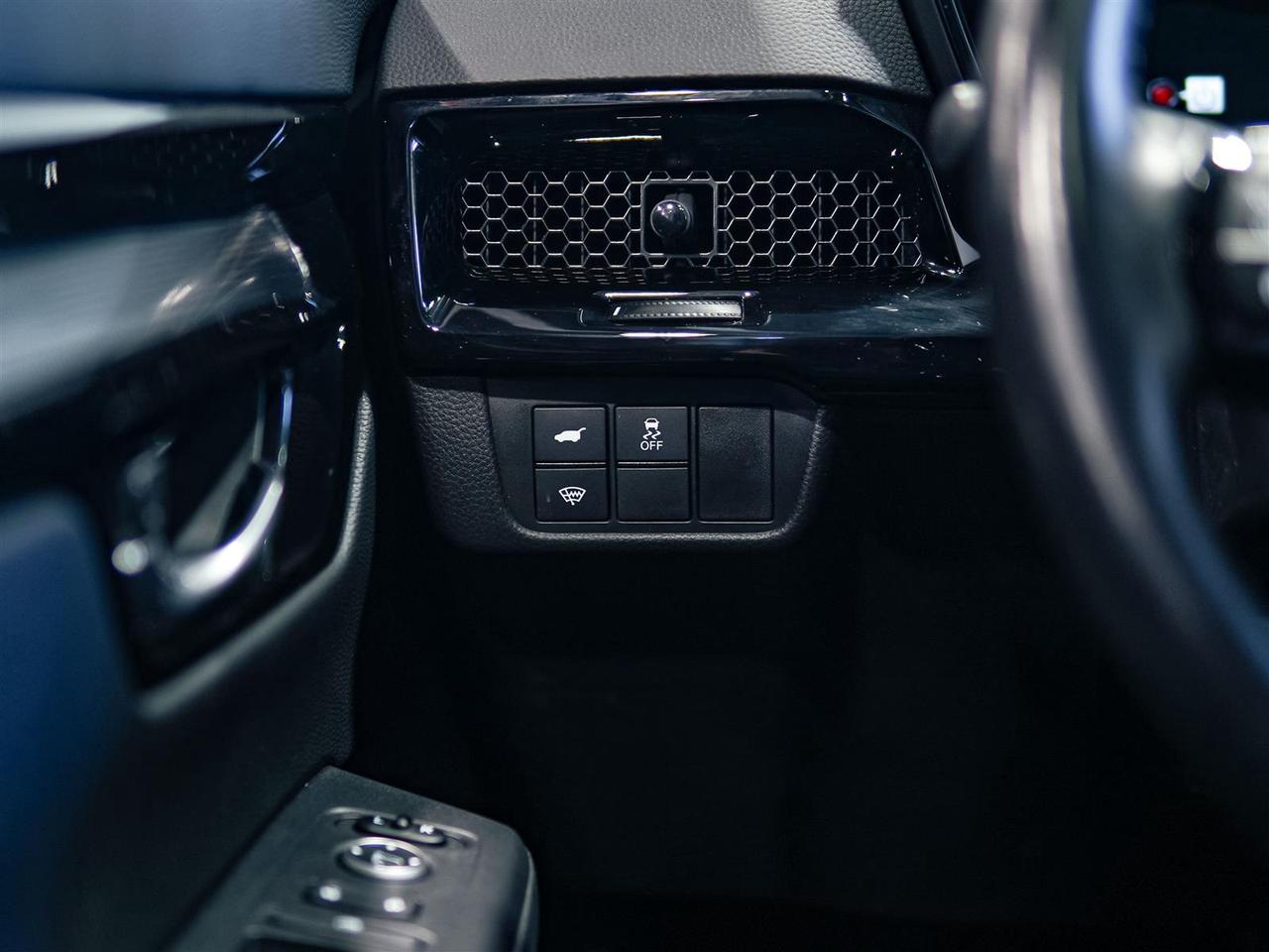 2025 Honda CR-V SPORT AWD | NO ACCIDENTS | SUNROOF Photo