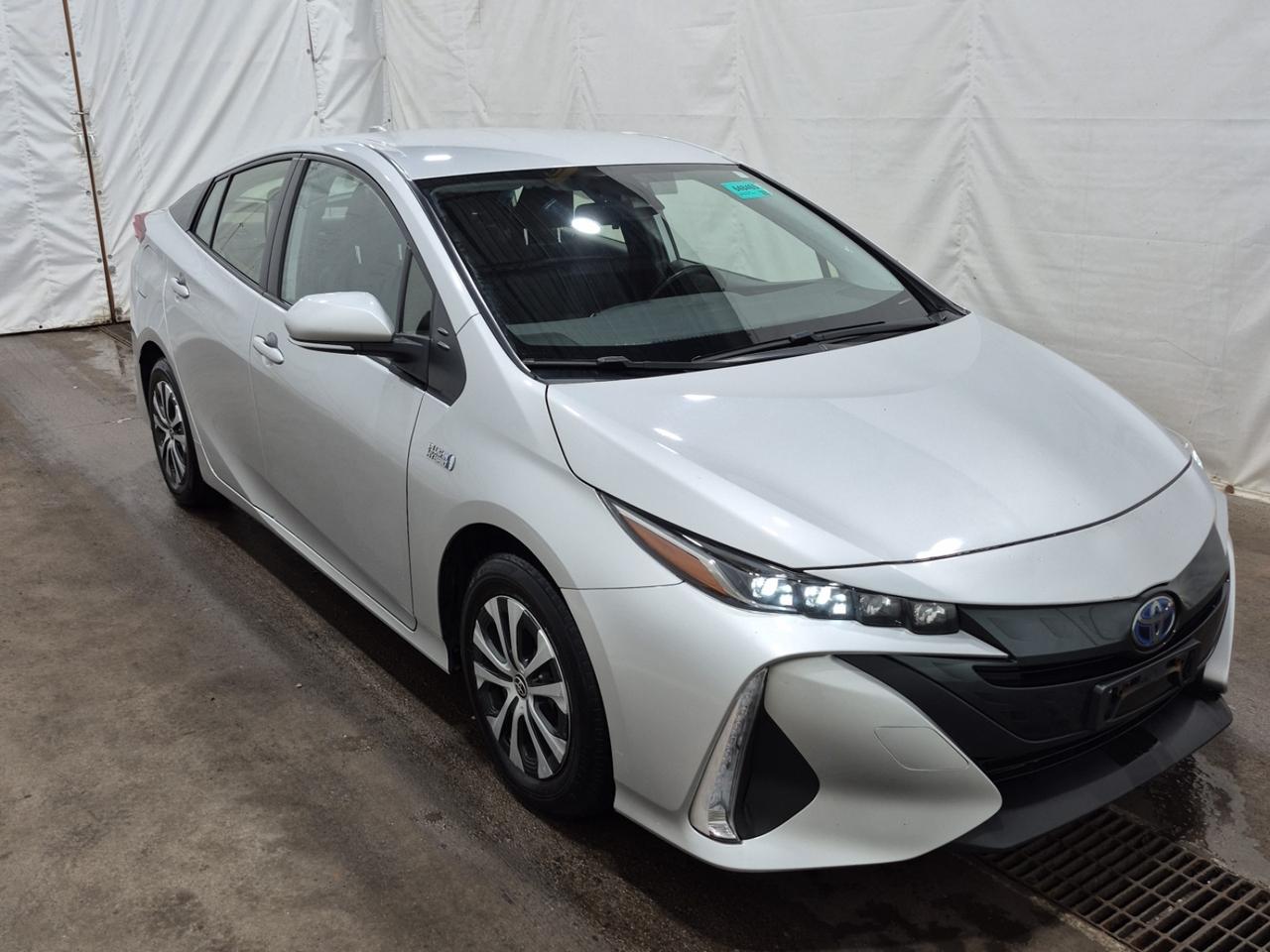 2021 Toyota Prius Prime LE | NO ACCIDENTS | ONE OWNER | TOYOTA SERVICED Photo2