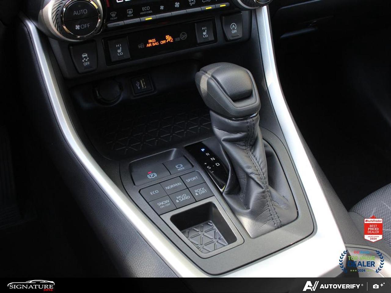 2025 Toyota RAV4 XLE AWD No Accident Sunroof Carplay BSM Photo