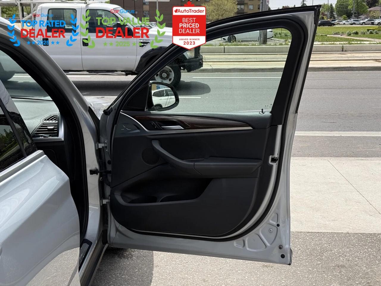 2018 BMW X3 PREMIUM PKG | SERVICED AT BMW | PANO | APPLE CARPLAY Photo
