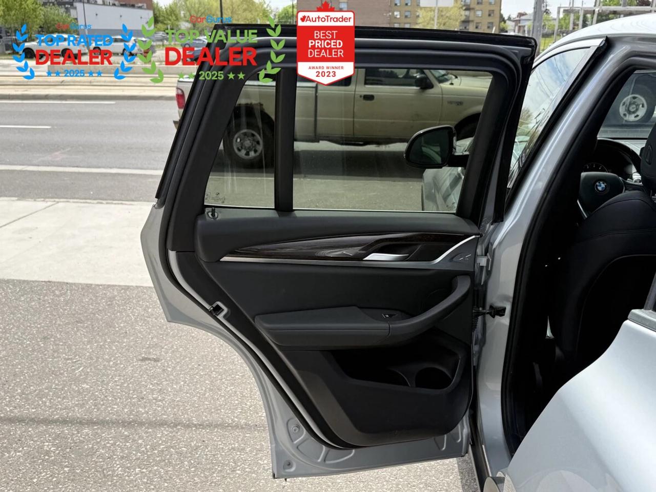 2018 BMW X3 PREMIUM PKG | SERVICED AT BMW | PANO | APPLE CARPLAY Photo