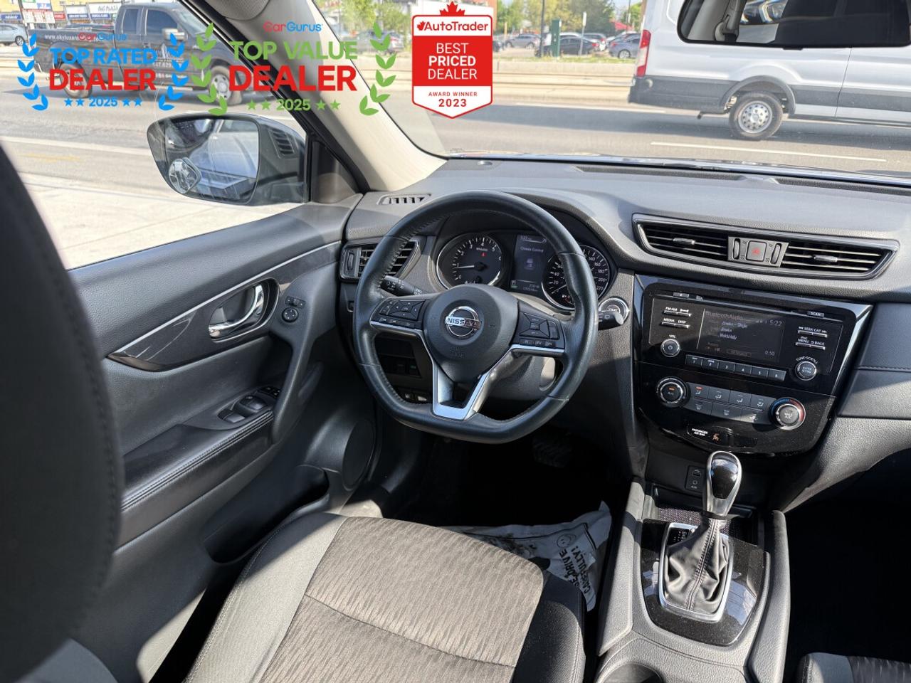 2017 Nissan Rogue SV | REAR CAMERA | HEATED SEATS | NO ACCIDENTS Photo