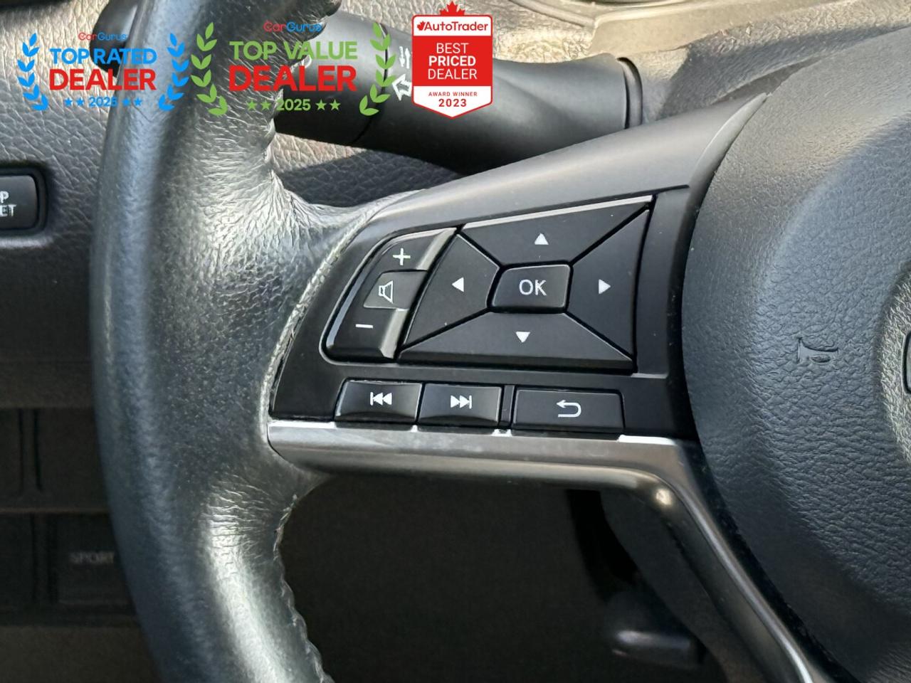 2017 Nissan Rogue SV | REAR CAMERA | HEATED SEATS | NO ACCIDENTS Photo
