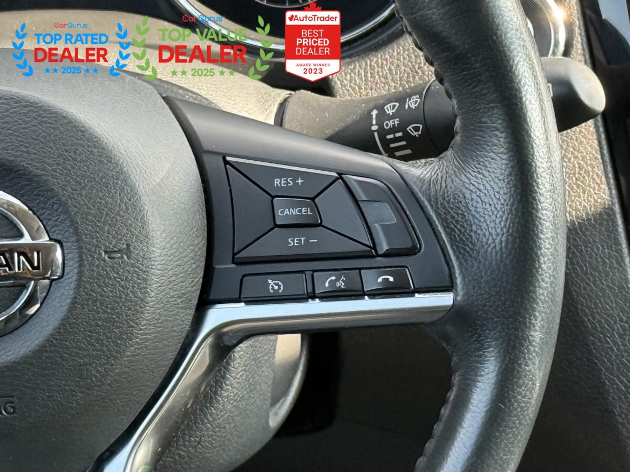 2017 Nissan Rogue SV | REAR CAMERA | HEATED SEATS | NO ACCIDENTS Photo