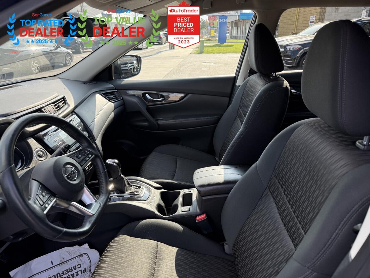 2017 Nissan Rogue SV | REAR CAMERA | HEATED SEATS | NO ACCIDENTS Photo
