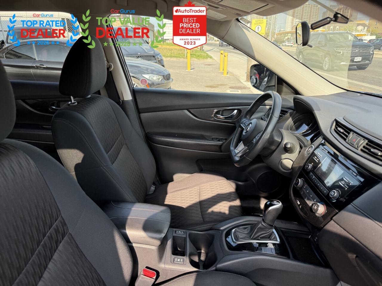 2017 Nissan Rogue SV | REAR CAMERA | HEATED SEATS | NO ACCIDENTS Photo