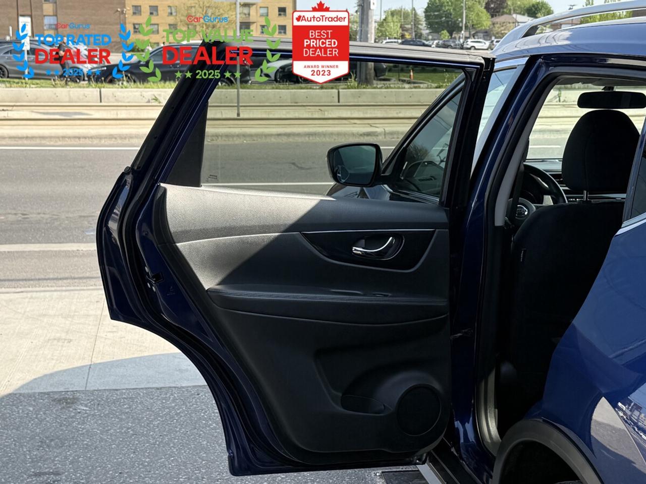 2017 Nissan Rogue SV | REAR CAMERA | HEATED SEATS | NO ACCIDENTS Photo