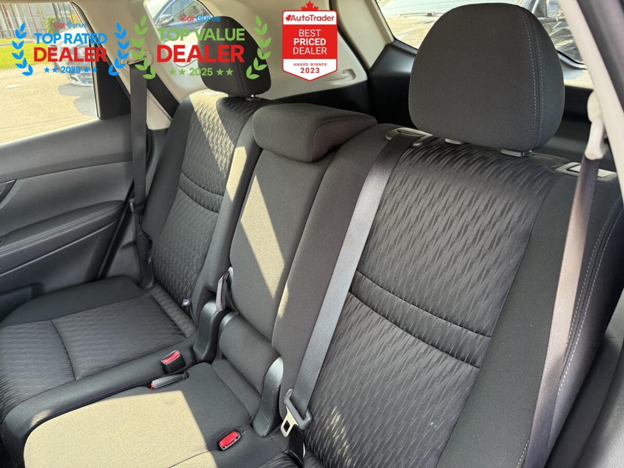2017 Nissan Rogue SV | REAR CAMERA | HEATED SEATS | NO ACCIDENTS Photo