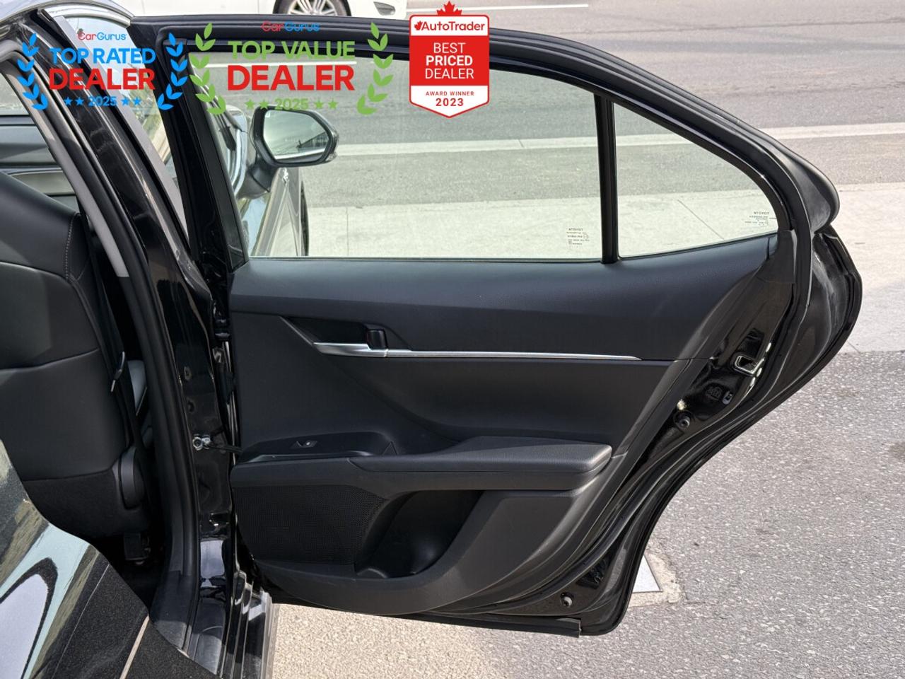 2020 Toyota Camry SE HYBRID | SUNROOF | REAR CAMERA | FINANCE Photo
