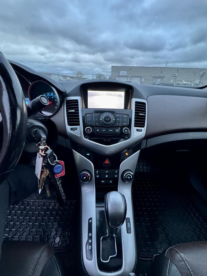 2015 Chevrolet Cruze 2LT Photo