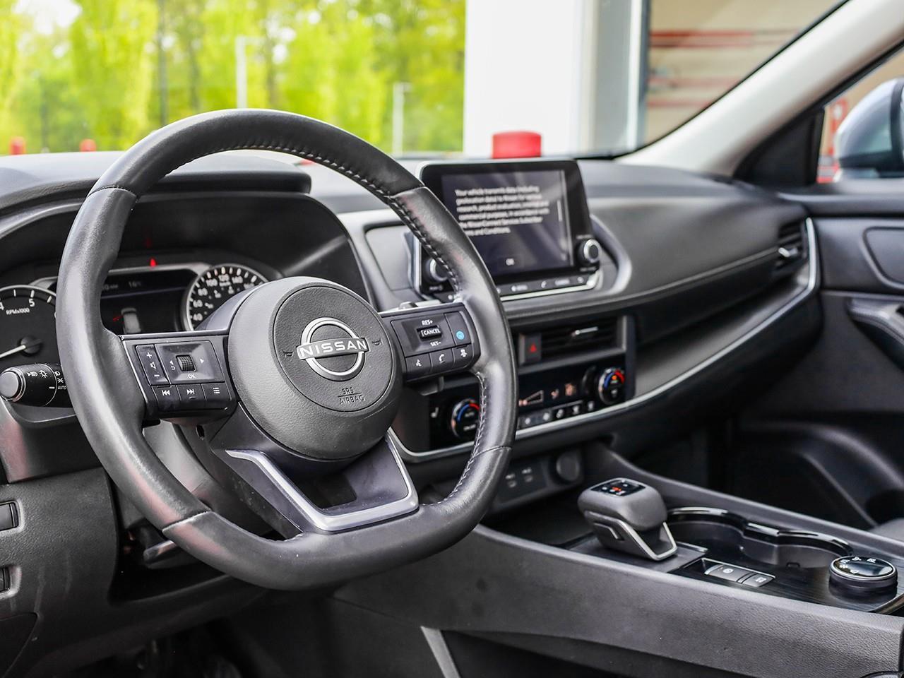 2024 Nissan Rogue SV MOONROOF Photo